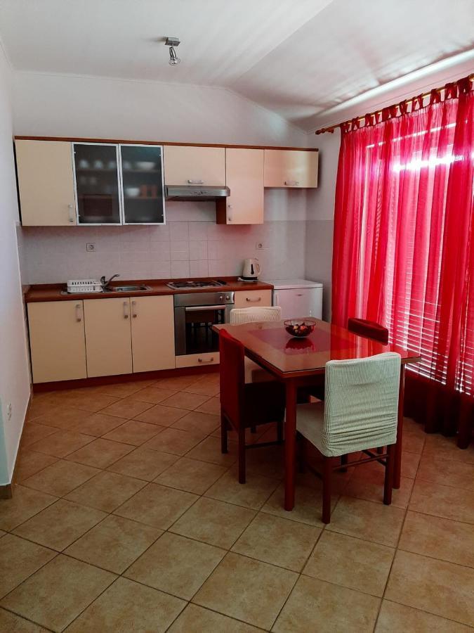 Apartments Cepo Makarska Exterior foto