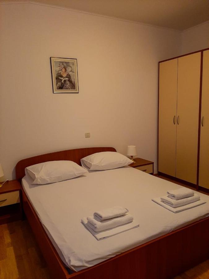 Apartments Cepo Makarska Exterior foto