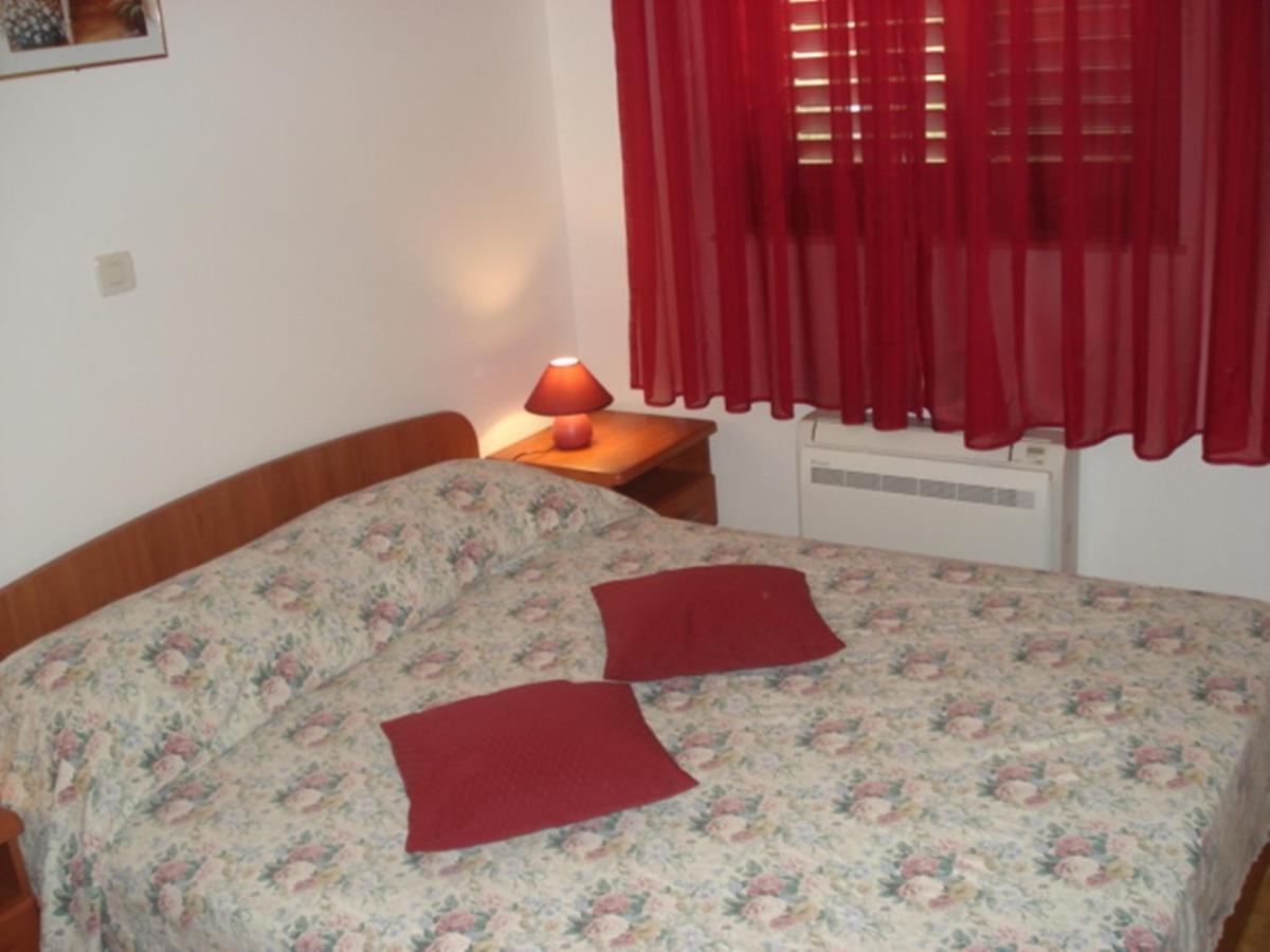 Apartments Cepo Makarska Exterior foto