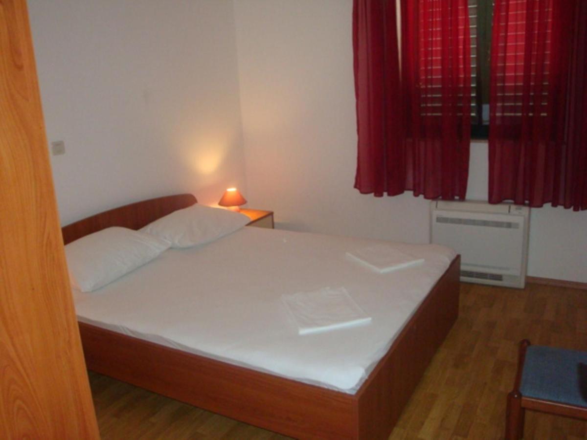 Apartments Cepo Makarska Exterior foto